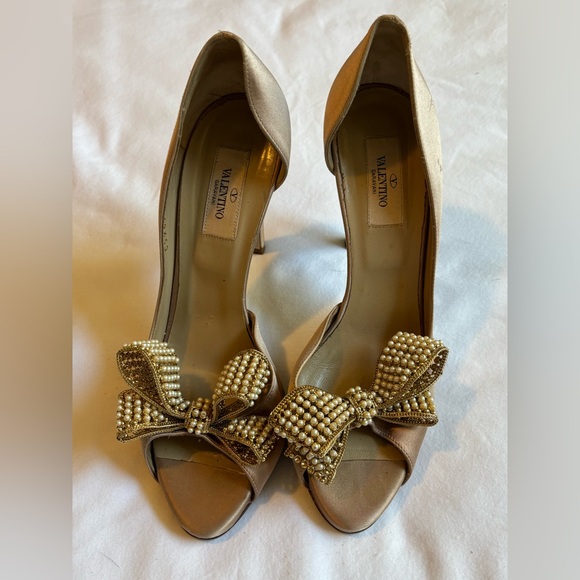 Valentino Garavani Shoes - Valentino Garavani Women’s Shoes. Satin-cloth dusty pink. Size 39.5 or 9.5